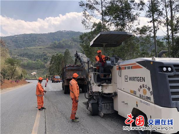 云南臨翔公路分局因地制宜因路施策加強路面預防性養護