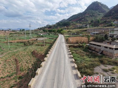 云南省公路局 以 路 為媒 貫徹中央八項規定精神