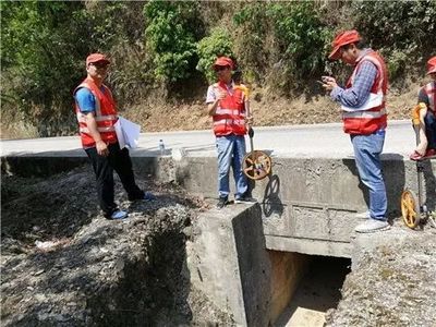 麻栗坡、丘北公路分局集中力量進行世行云南公路資產管理項目第二次公路 數據采集更新工作