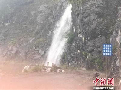 云南進入獨龍江鄉公路遭遇"瀑布掛前川" 交通暫中斷_國內國際_新聞_成都全搜索