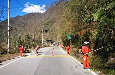 [云南]怒江公路局養(yǎng)護(hù)復(fù)工復(fù)產(chǎn)忙