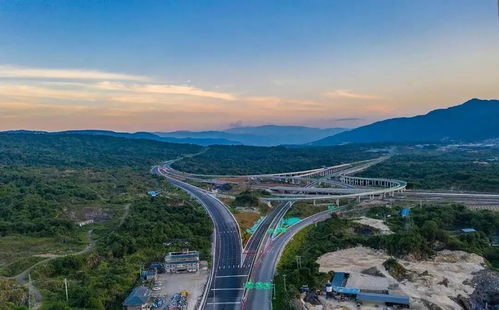 云南又一條絕美高速通車