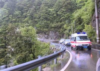 中斷10多天公路通了，滯留獨龍江鄉(xiāng)366名游客安全出山